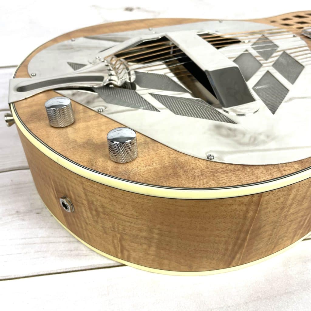 Royall Resonators Flame Maple Natural Finish Tricone Cutaway Resonator