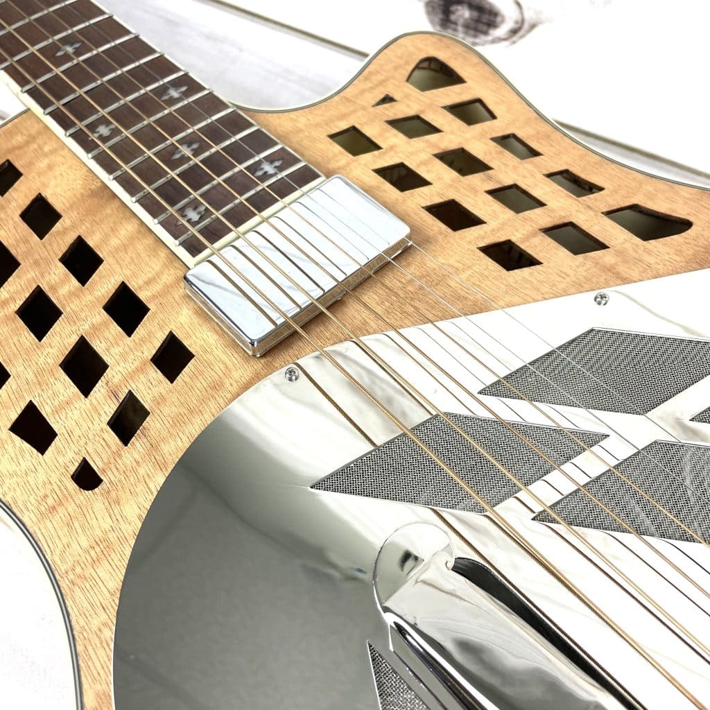 Royall Resonators Flame Maple Natural Finish Tricone Cutaway Resonator With Wide Range Ultra