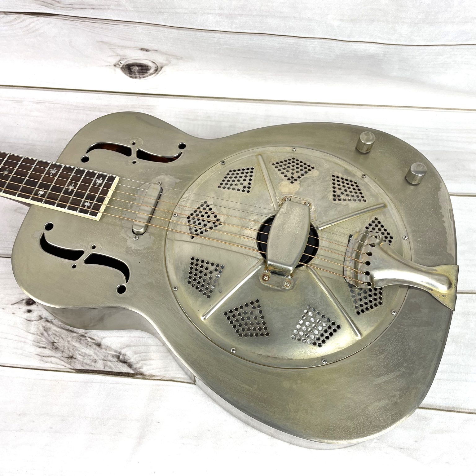 Royall FB Blues Hound Relic Nickel Finish 14 Fret Single Cone Resonator